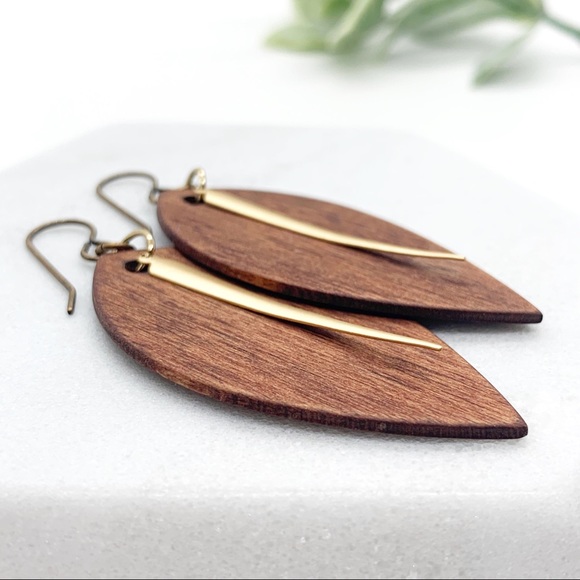 Wood Leaf Dangly Earrings w/ Gold Tone Pendant - Picture 6 of 9